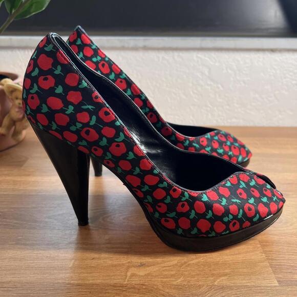 Betsey Johnson Red Floral Peep-Toe Heels – Size 8 - Picture 4 of 8